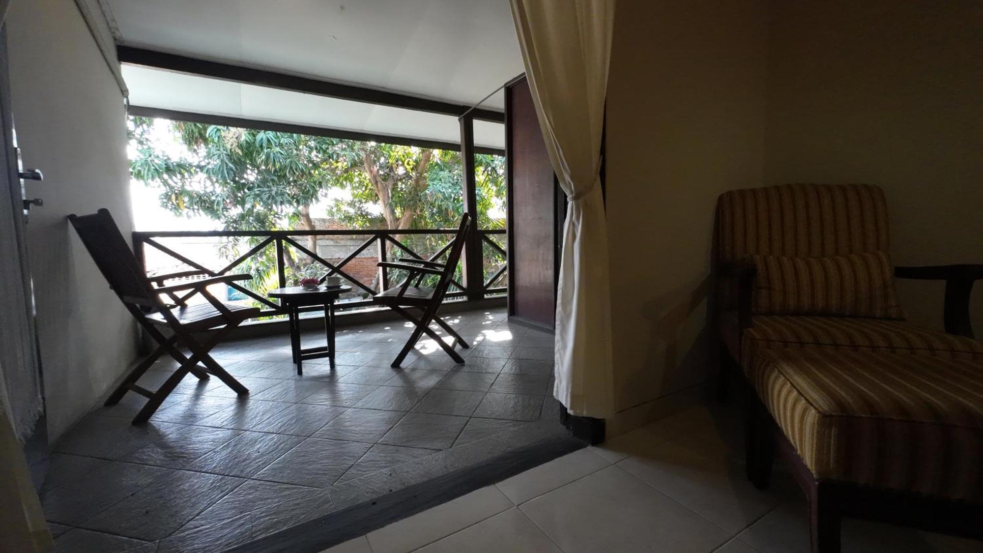 Samawa Transit Hotel Sumbawa Besar Exterior photo