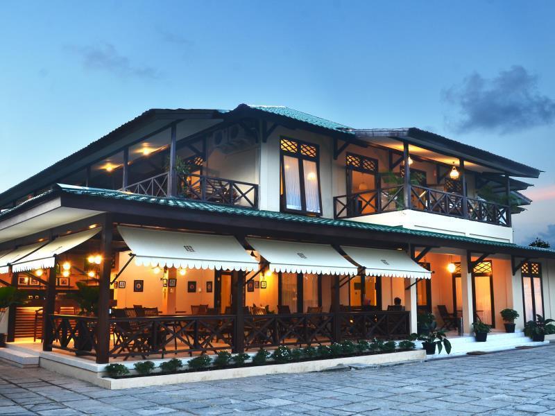 Samawa Transit Hotel Sumbawa Besar Exterior photo